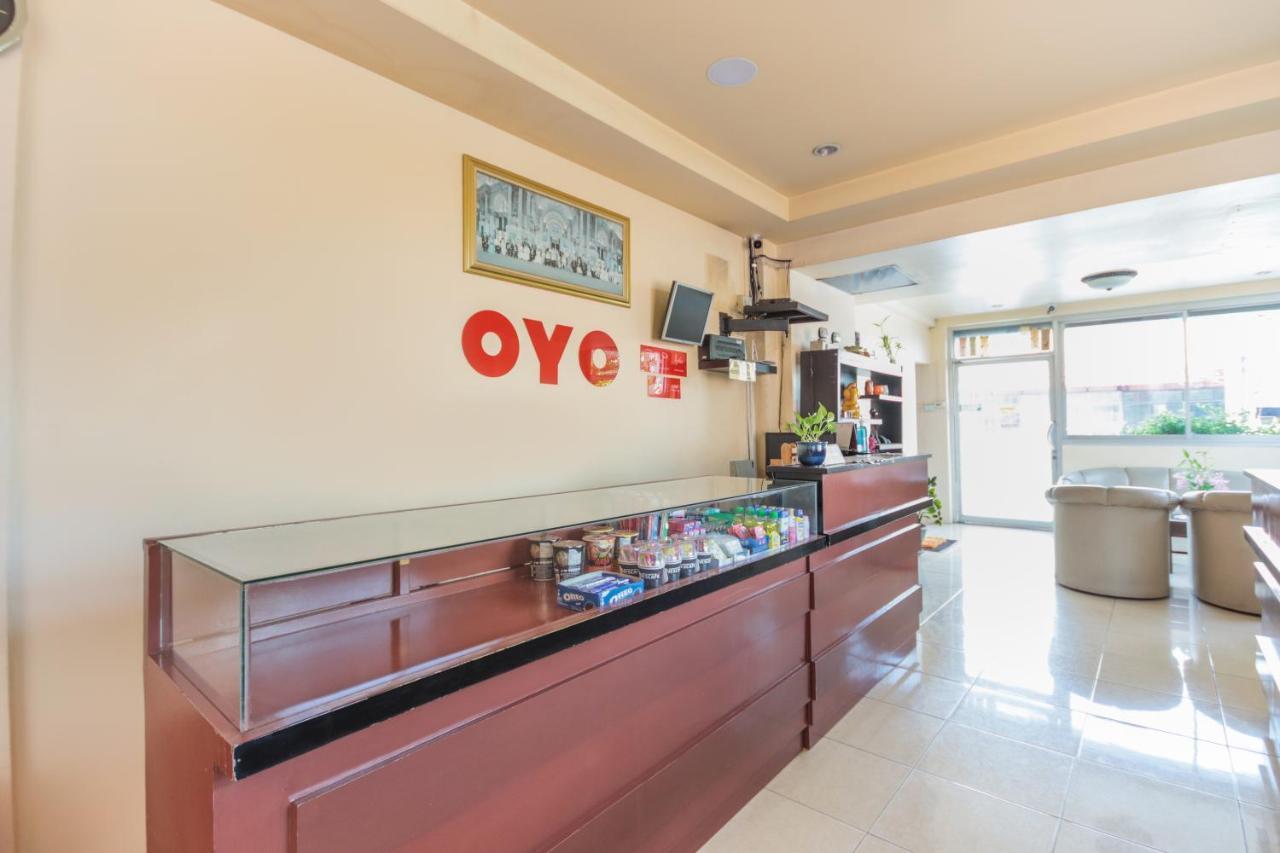 Oyo 889 Baan Sakdidet Hotel Wichit Екстериор снимка